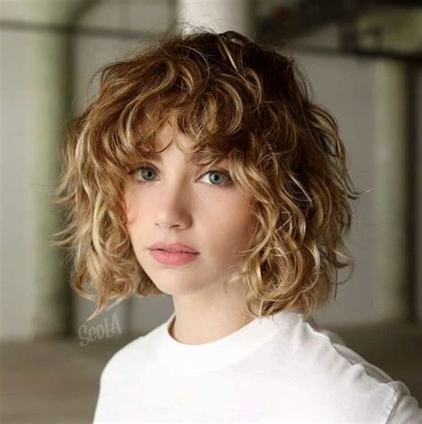 curly bob with bangs|aesthetic curly hair with bangs.